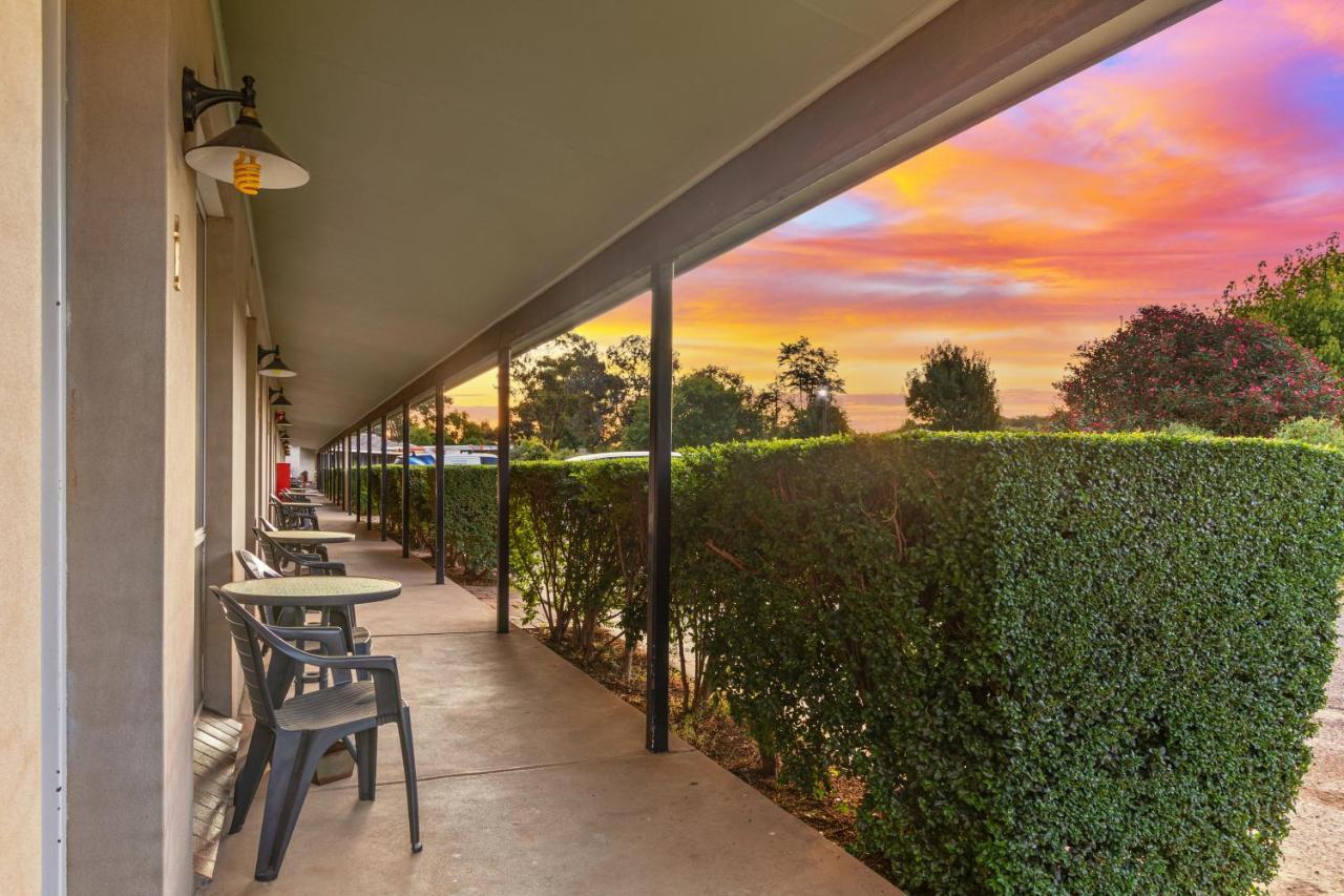 Burringa Garden Motel Wagga Wagga Extérieur photo