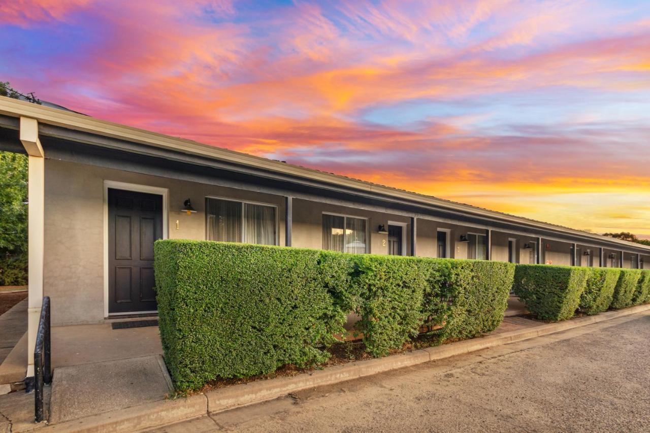 Burringa Garden Motel Wagga Wagga Extérieur photo