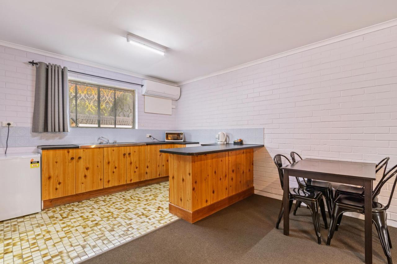 Burringa Garden Motel Wagga Wagga Extérieur photo