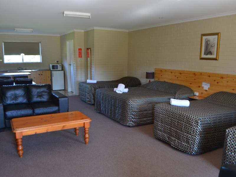 Burringa Garden Motel Wagga Wagga Extérieur photo